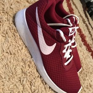 Women’s Nike Roshe Sneaker